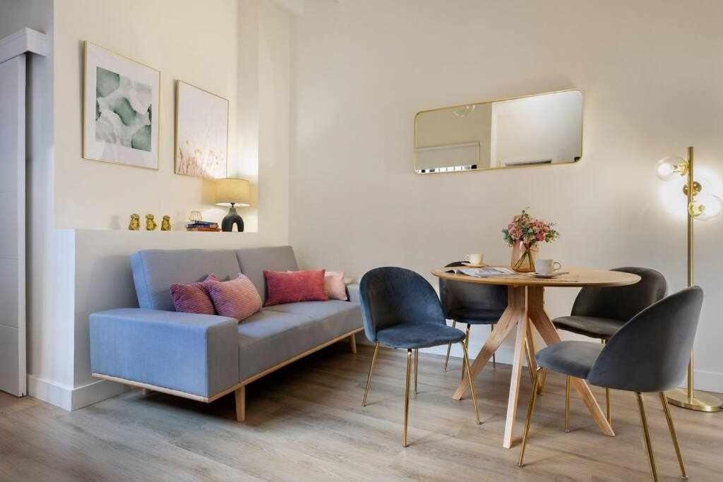 Monkeys Apartments San Roman Deluxe เซบีญา ภายนอก รูปภาพ