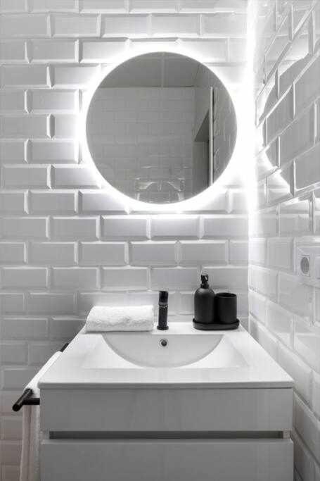 Monkeys Apartments San Roman Deluxe เซบีญา ภายนอก รูปภาพ
